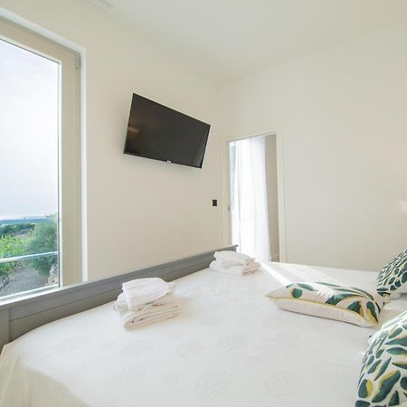 Seaside Elegance Suites Komiža Exteriör bild