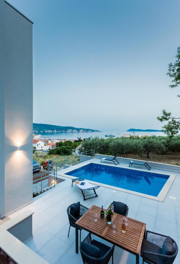 Seaside Elegance Suites Komiža Exteriör bild