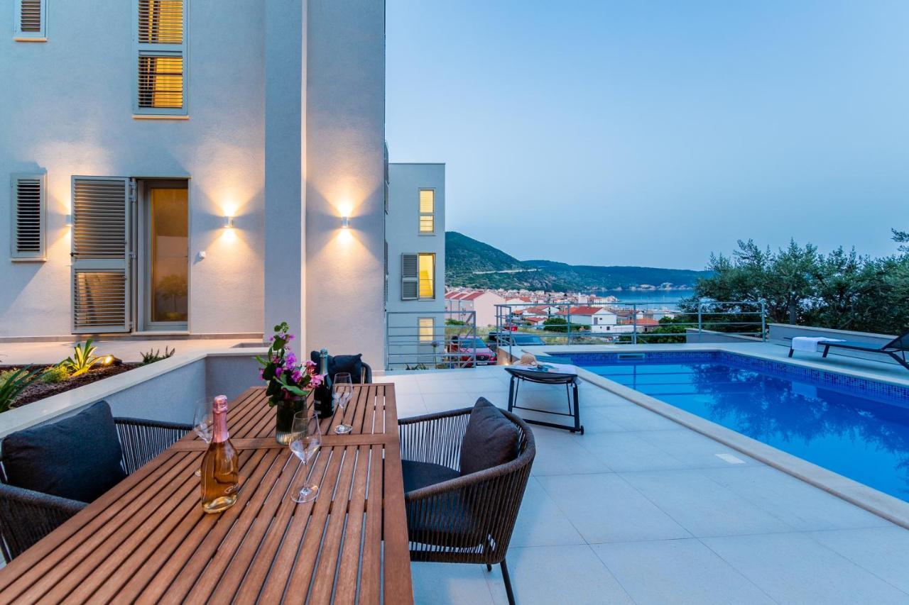 Seaside Elegance Suites Komiža Exteriör bild