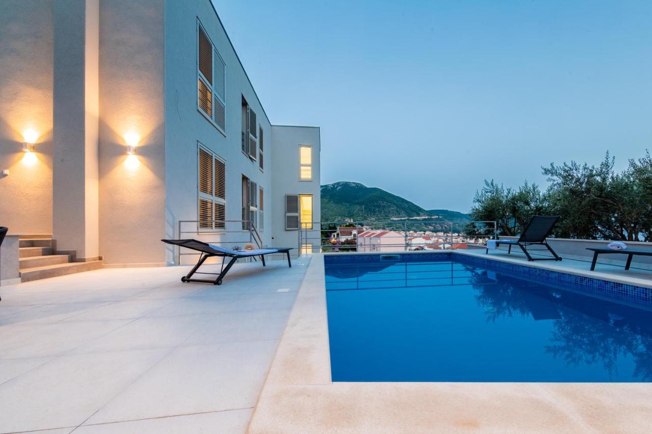 Seaside Elegance Suites Komiža Exteriör bild